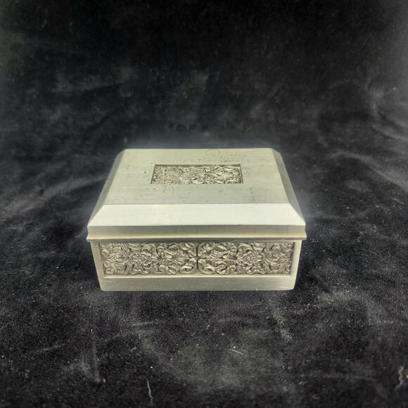 Trinket box Royal Selangor Classic Expressions Rectangle pewter engraved - Picture 2 of 12